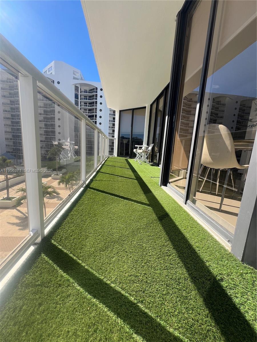 HARBORSIDE AT THE WATERWA - Residential