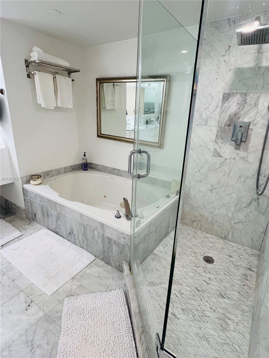 HARBORSIDE AT THE WATERWA - Residential