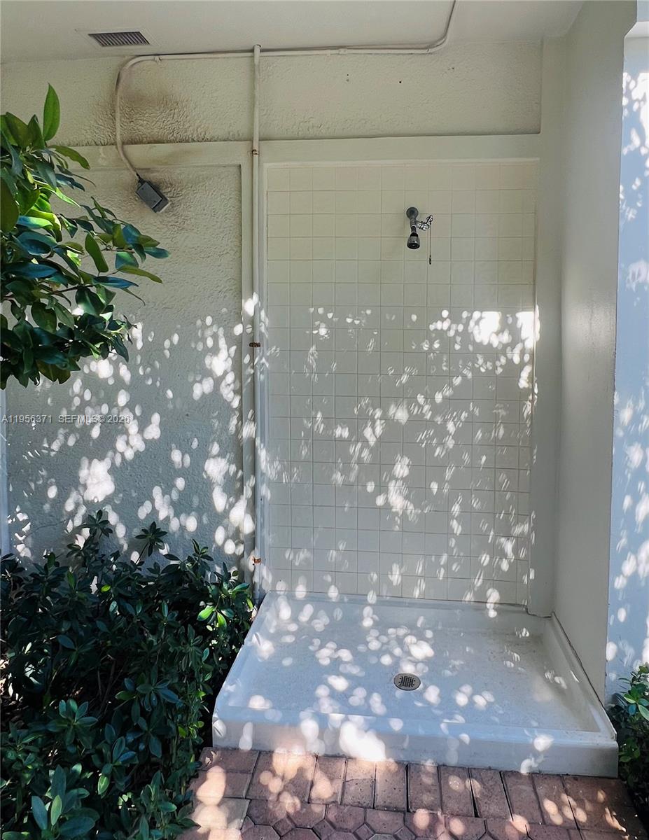 HARBORSIDE AT THE WATERWA - Residential