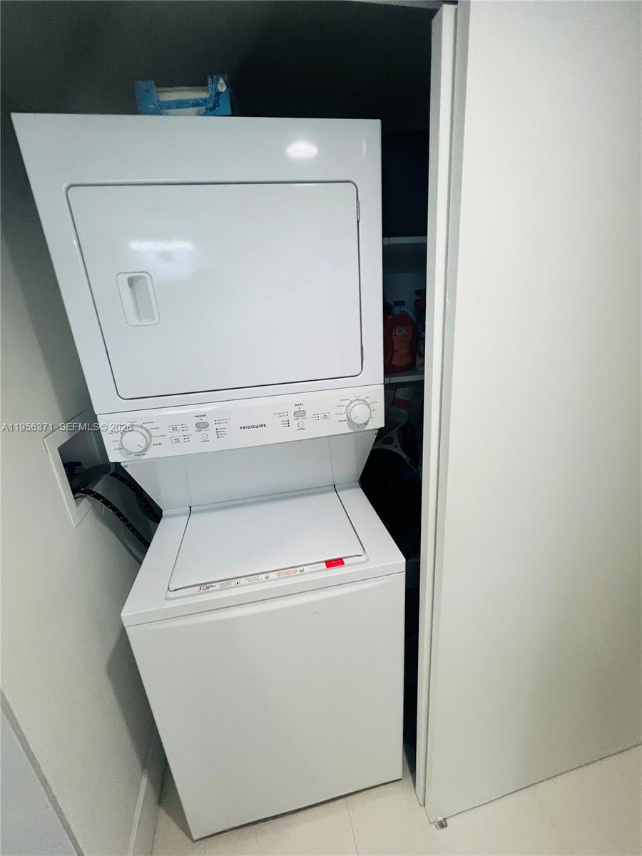 HARBORSIDE AT THE WATERWA - Residential