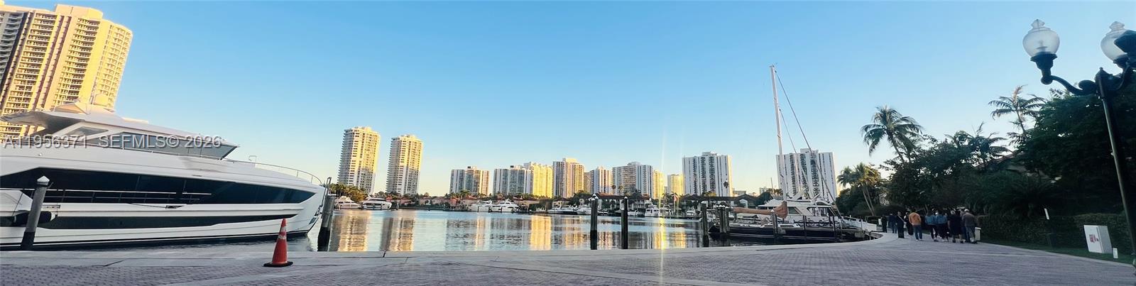 HARBORSIDE AT THE WATERWA - Residential