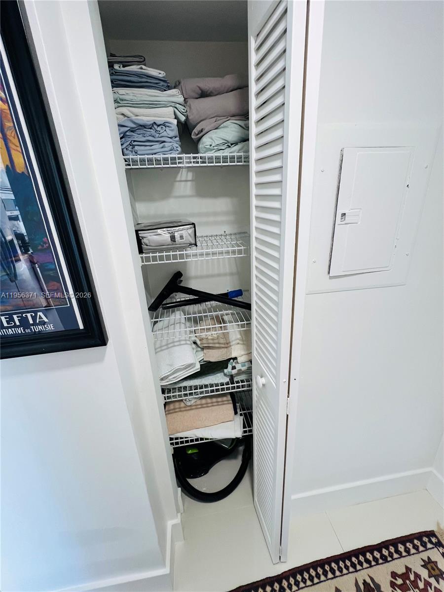 HARBORSIDE AT THE WATERWA - Residential