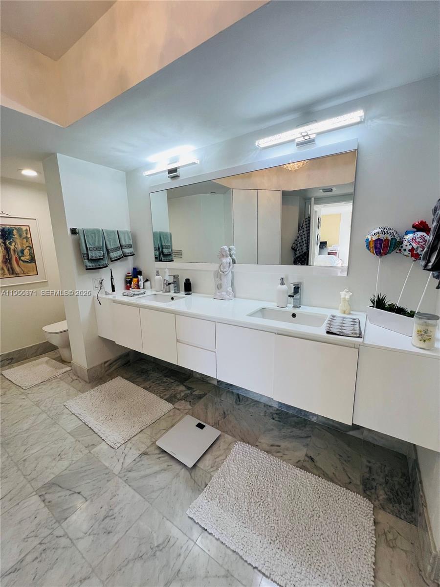 HARBORSIDE AT THE WATERWA - Residential