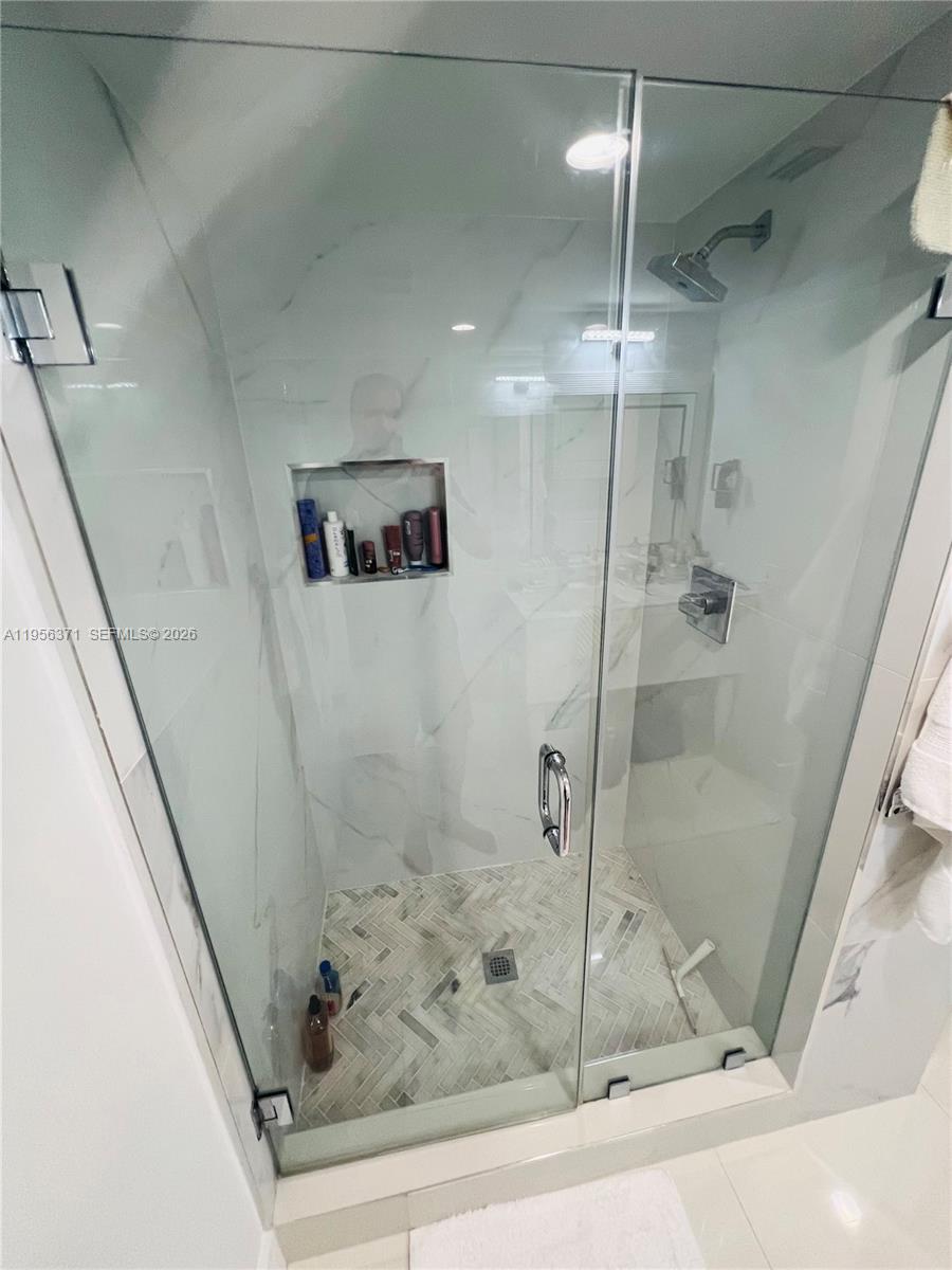 HARBORSIDE AT THE WATERWA - Residential