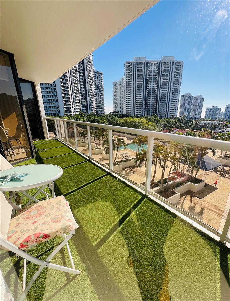 HARBORSIDE AT THE WATERWA - Residential