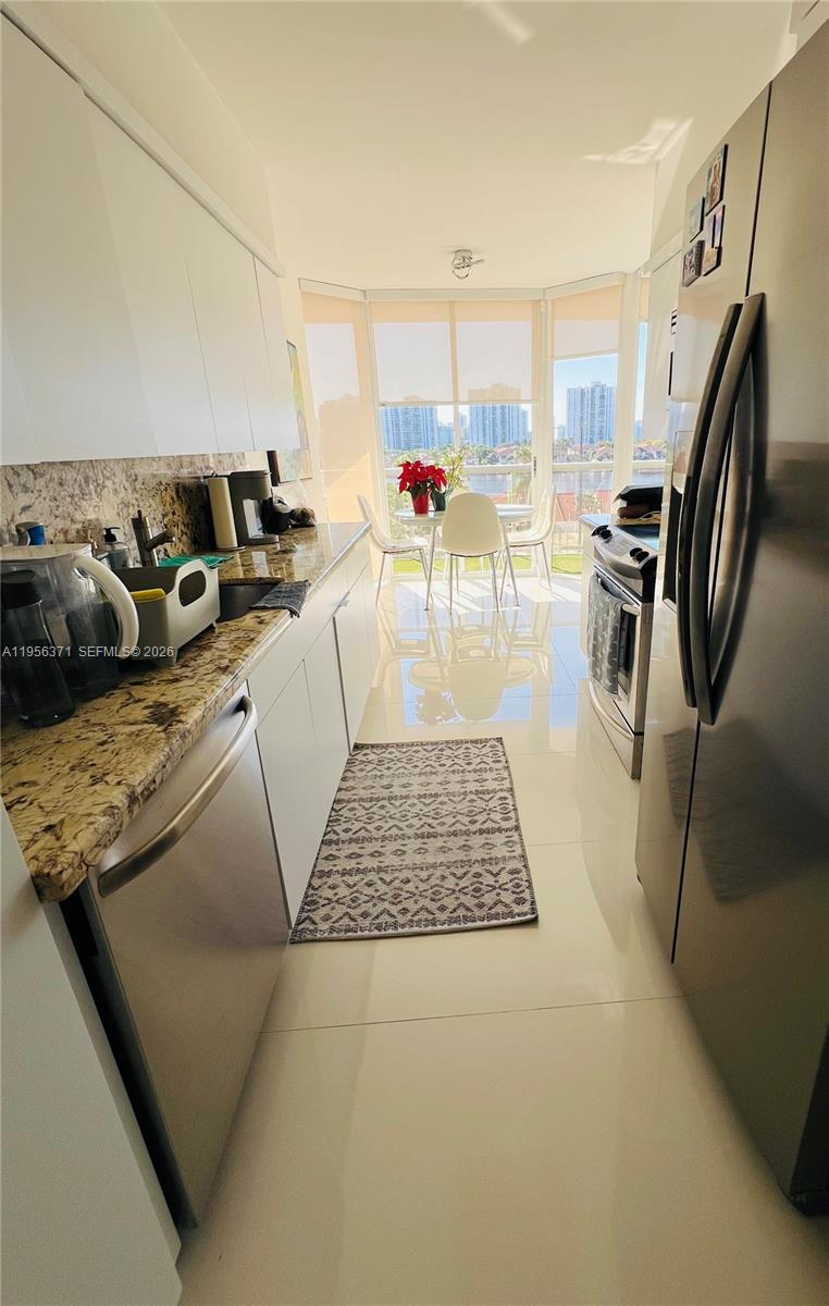 HARBORSIDE AT THE WATERWA - Residential