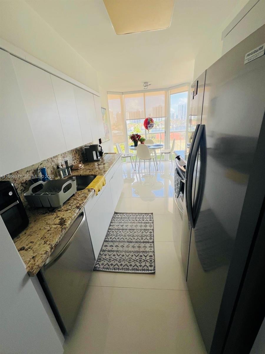 HARBORSIDE AT THE WATERWA - Residential