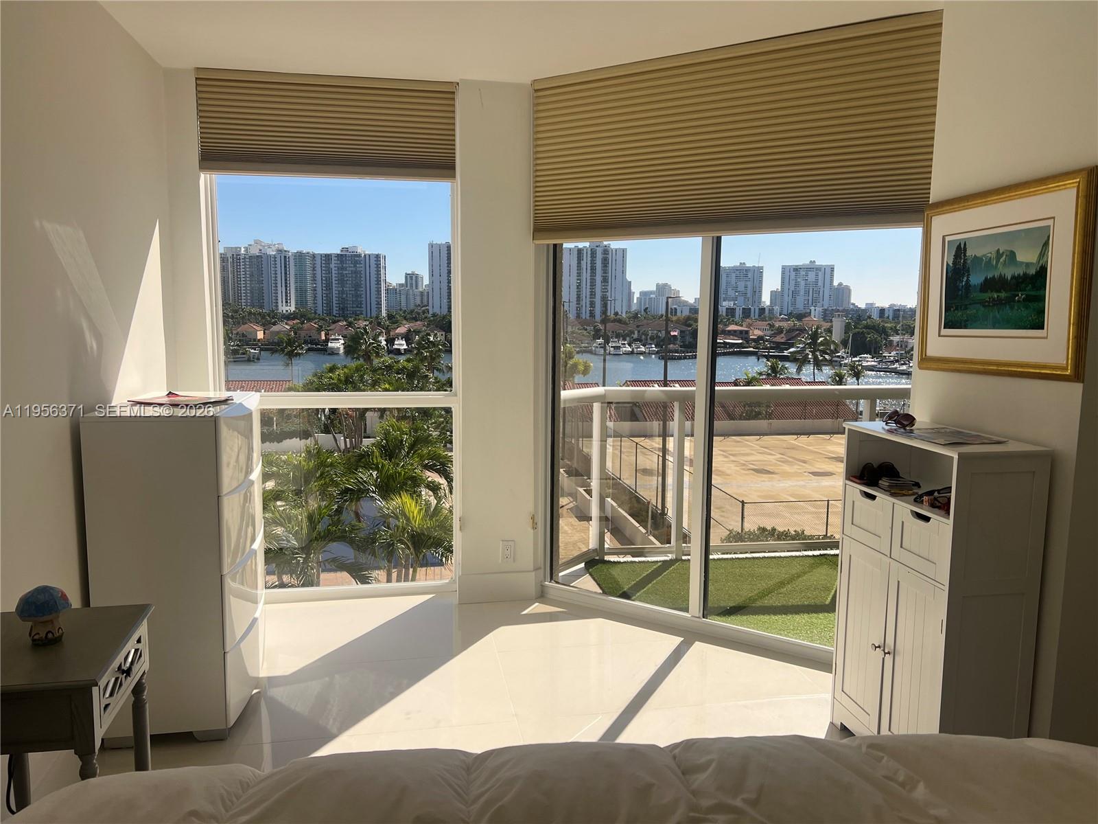 HARBORSIDE AT THE WATERWA - Residential