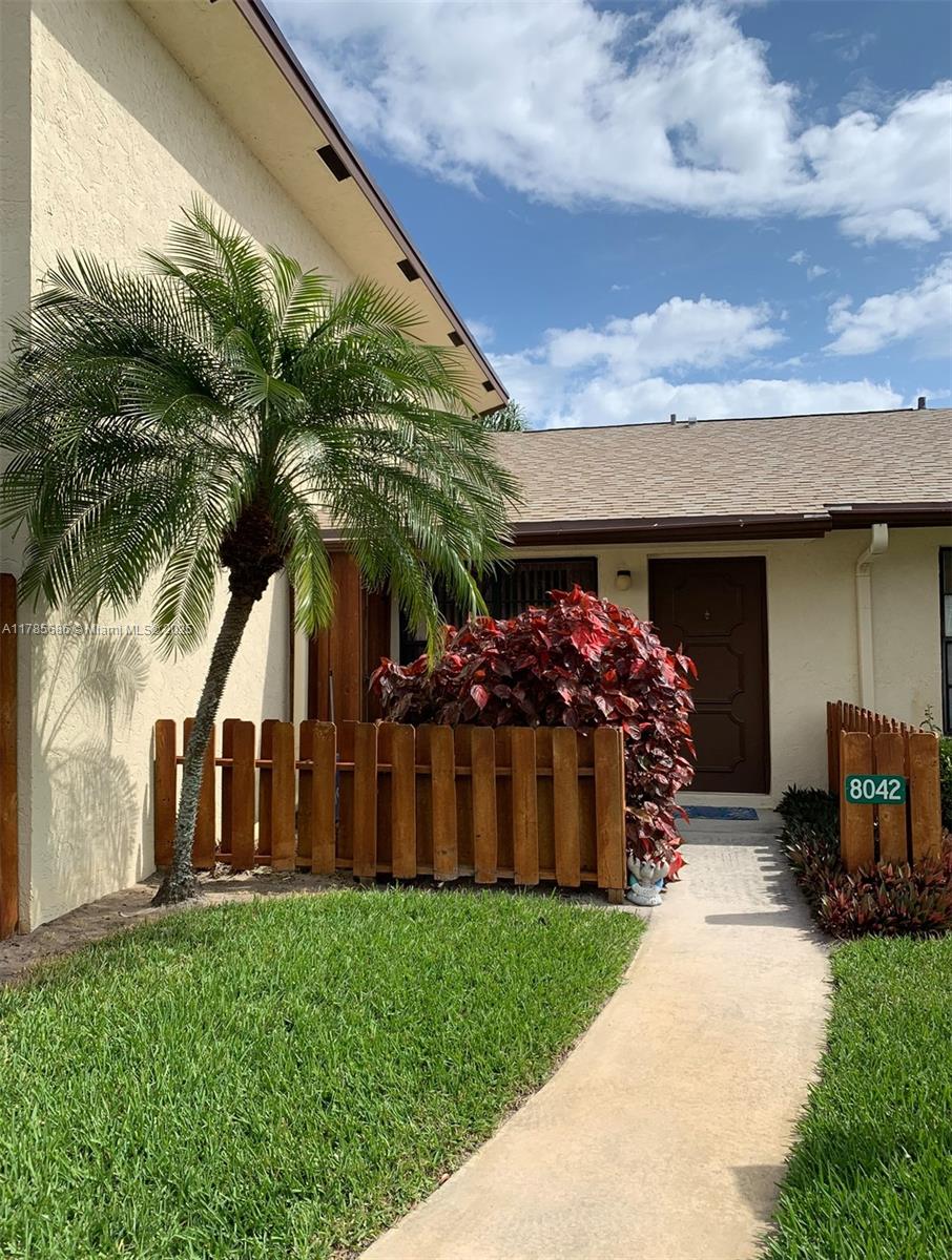 Rental Property at 8042 Se Villa Cir 8042, Hobe Sound, Martin County, Florida - Bedrooms: 2 
Bathrooms: 2  - $2,150 MO.