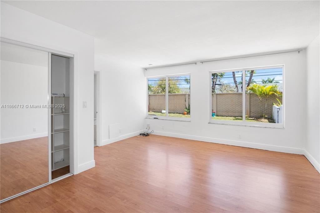 COUNTRY CLUB ESTATES UNIT - Residential Lease