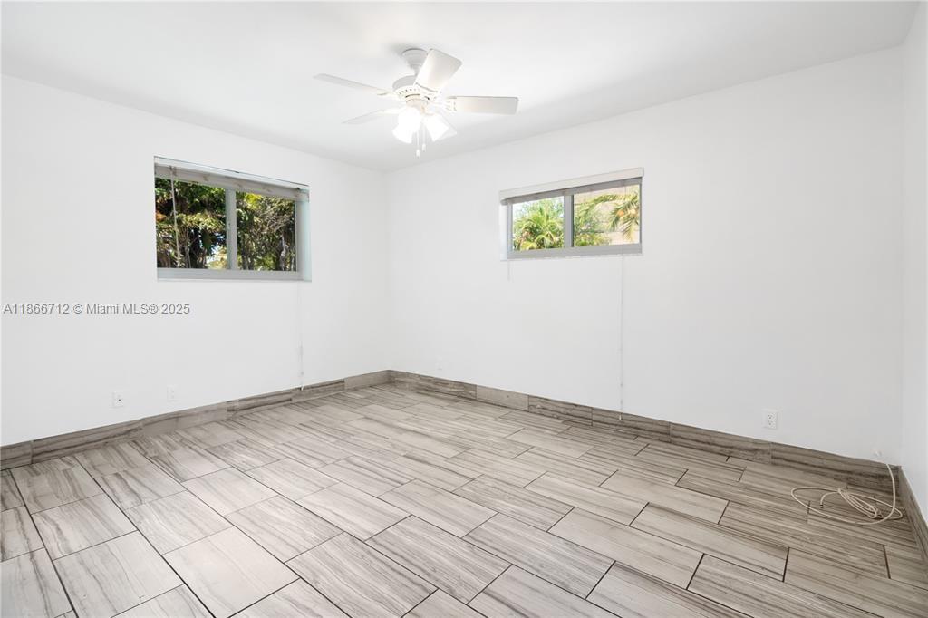 COUNTRY CLUB ESTATES UNIT - Residential Lease