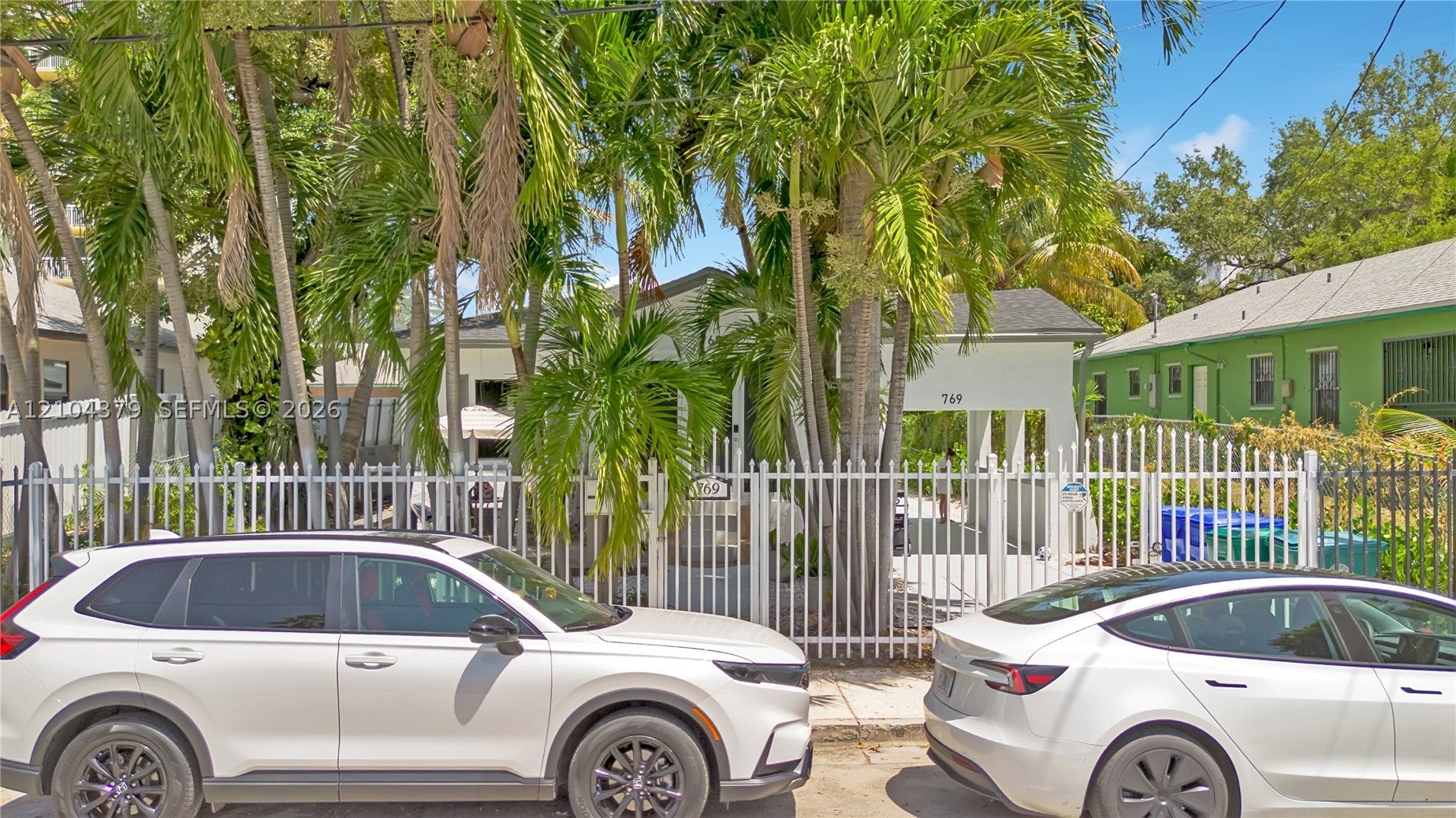 769 NW 10th St
