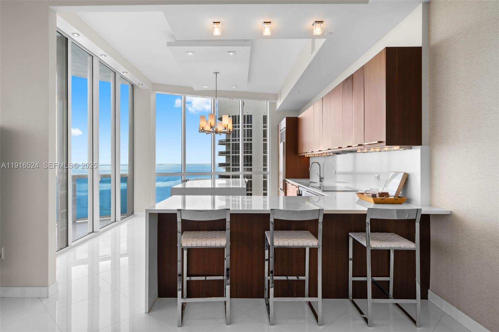 TDR TOWER I CONDO - Residential