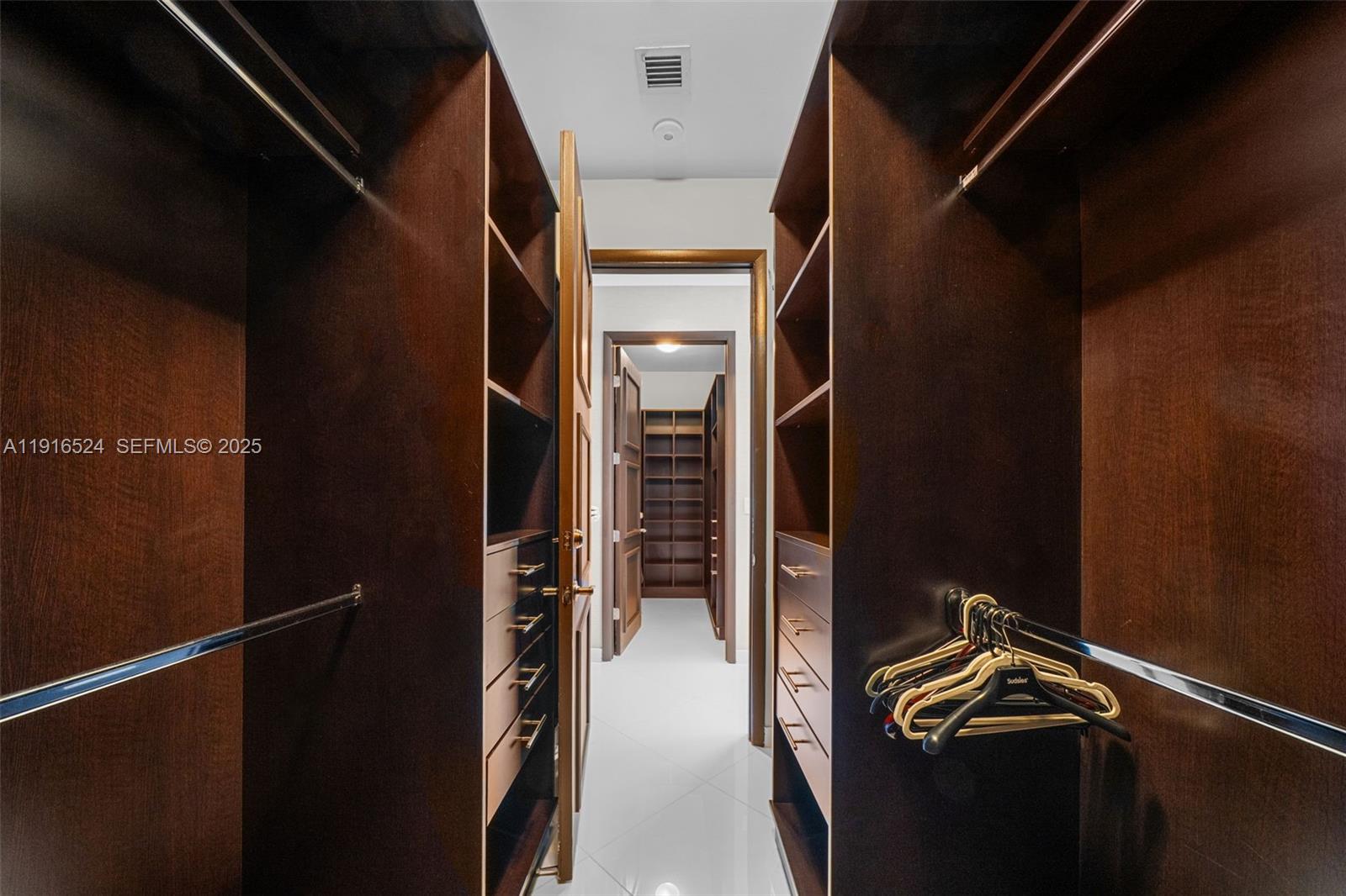 TDR TOWER I CONDO - Residential