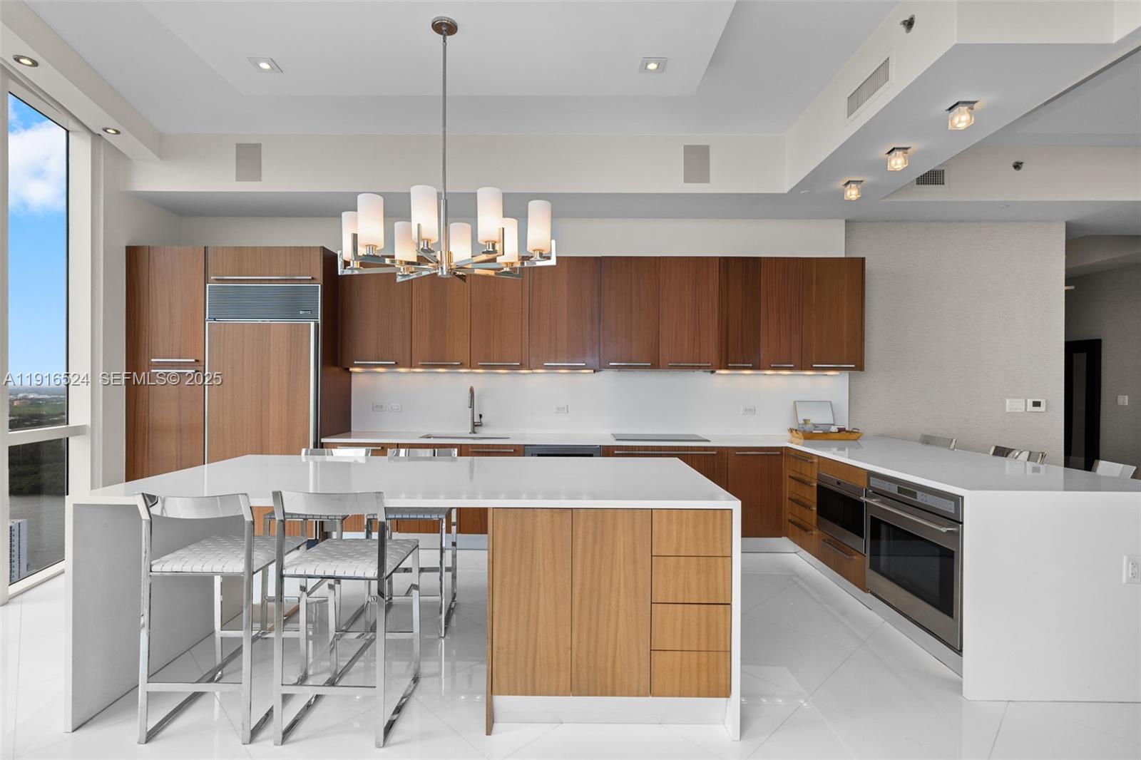 TDR TOWER I CONDO - Residential