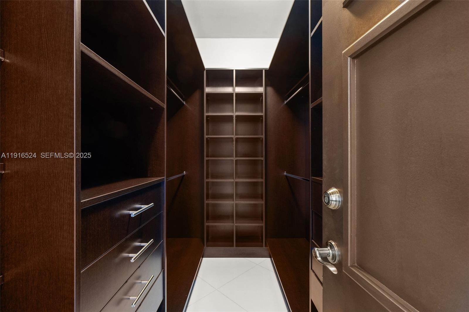 TDR TOWER I CONDO - Residential