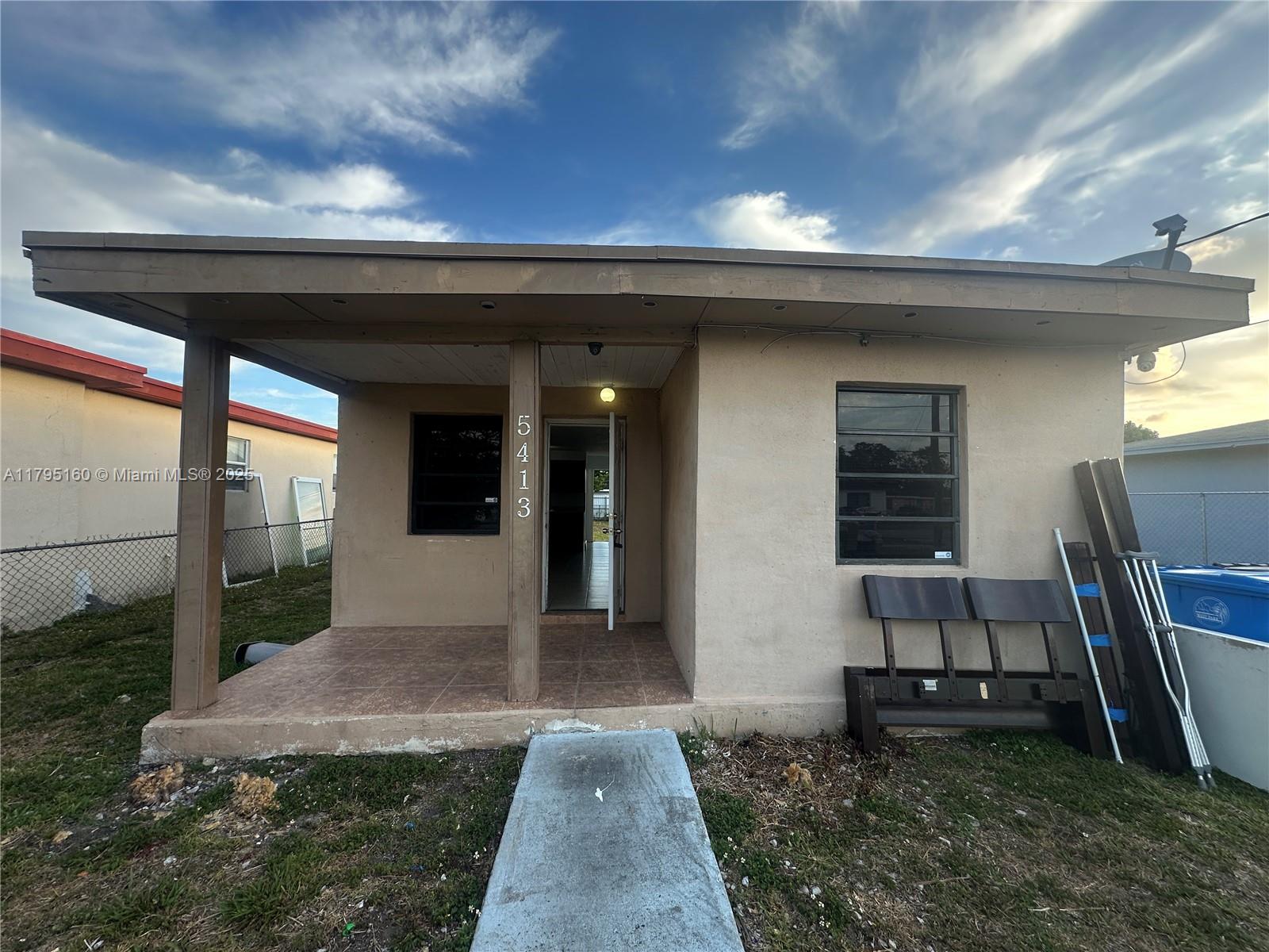 5413 SW 19th St 5413