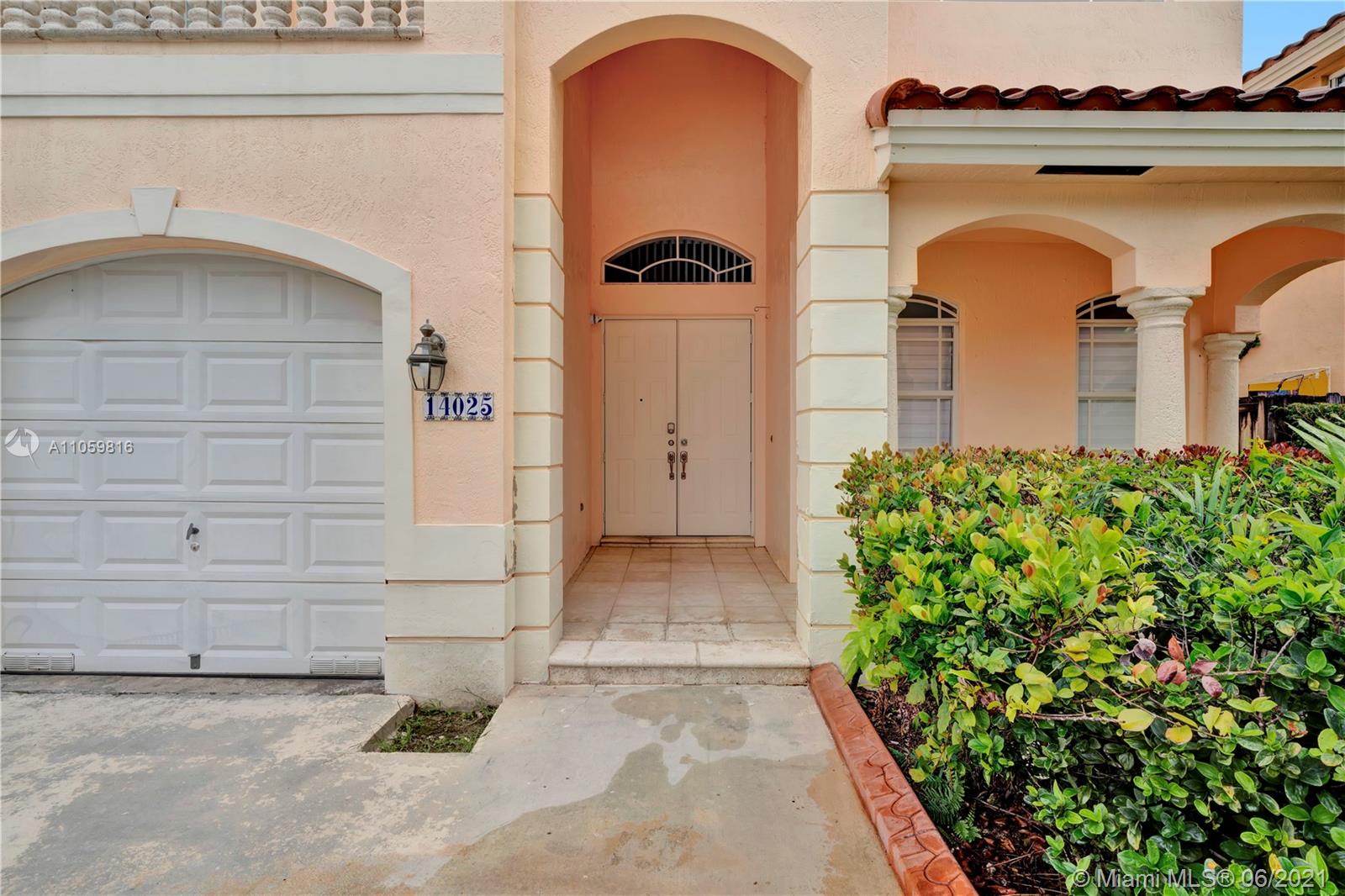 KENDALL COUNTRY ESTATES - Residential