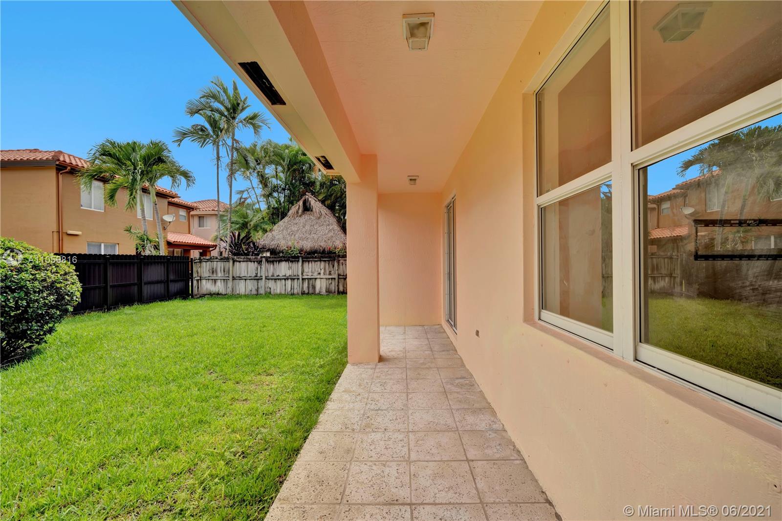 KENDALL COUNTRY ESTATES - Residential