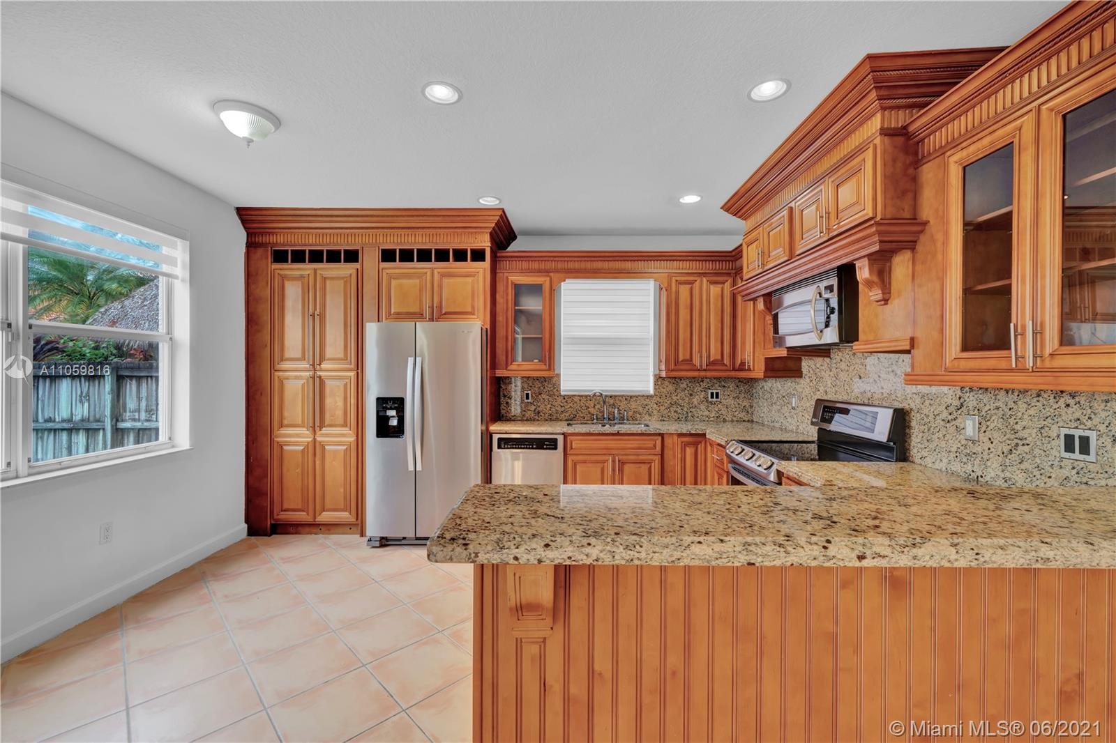 KENDALL COUNTRY ESTATES - Residential