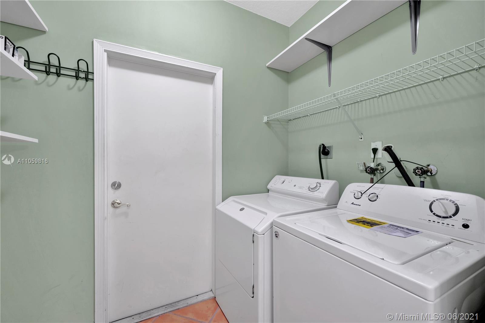 KENDALL COUNTRY ESTATES - Residential