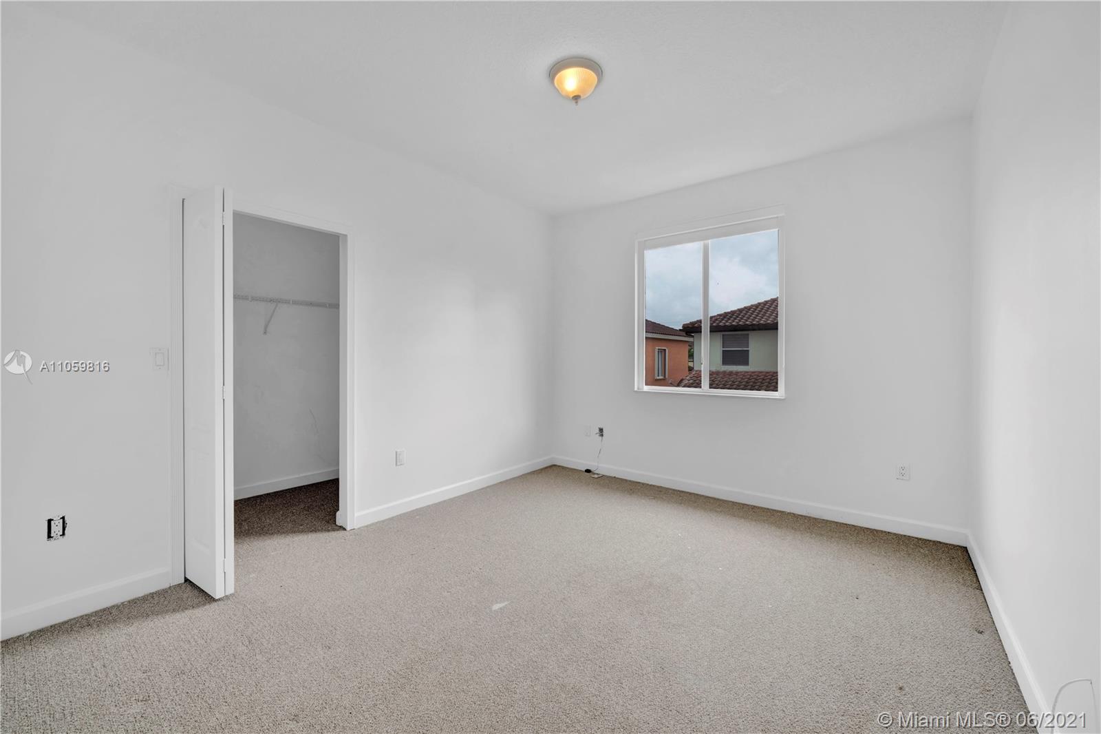 KENDALL COUNTRY ESTATES - Residential