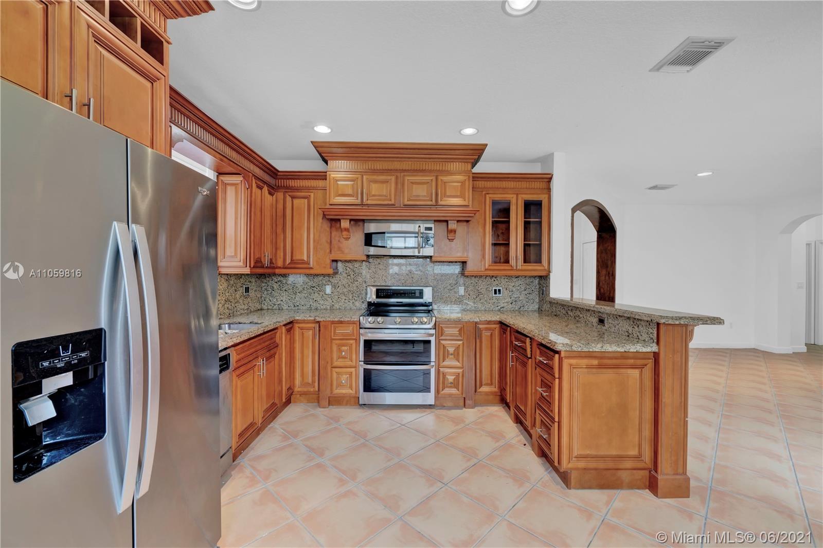 KENDALL COUNTRY ESTATES - Residential