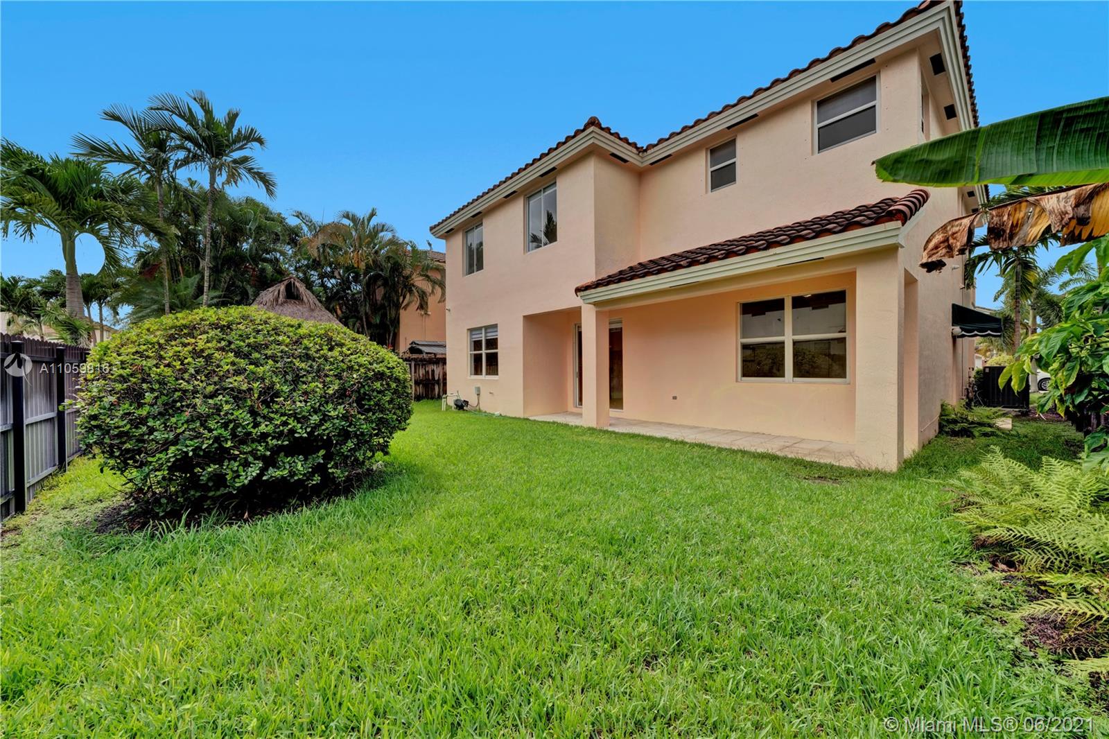 KENDALL COUNTRY ESTATES - Residential