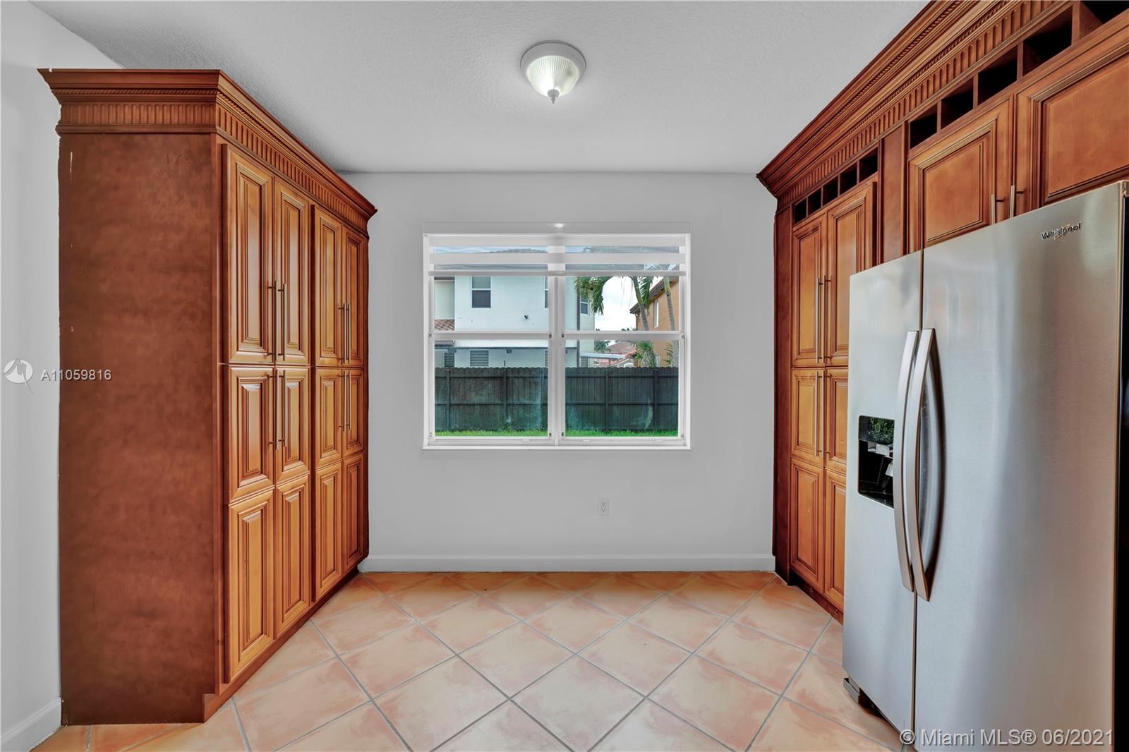 KENDALL COUNTRY ESTATES - Residential