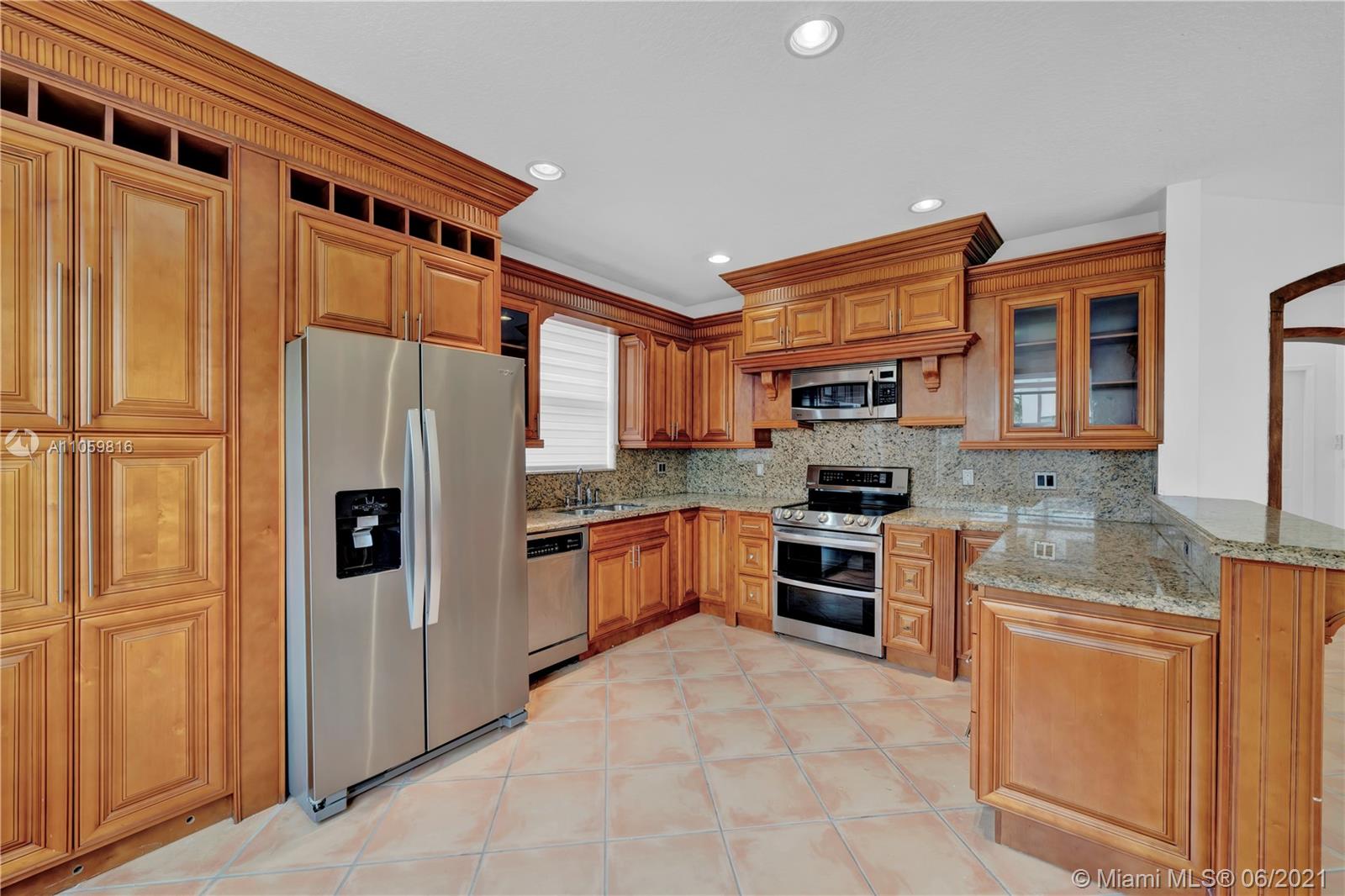 KENDALL COUNTRY ESTATES - Residential