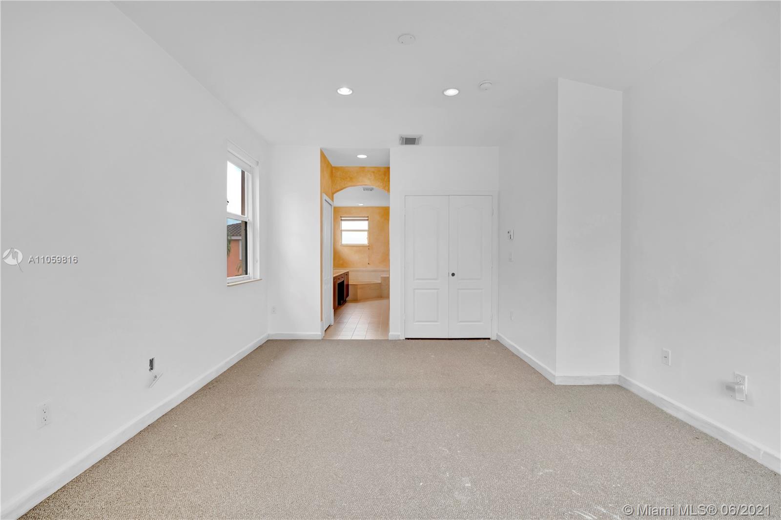 KENDALL COUNTRY ESTATES - Residential