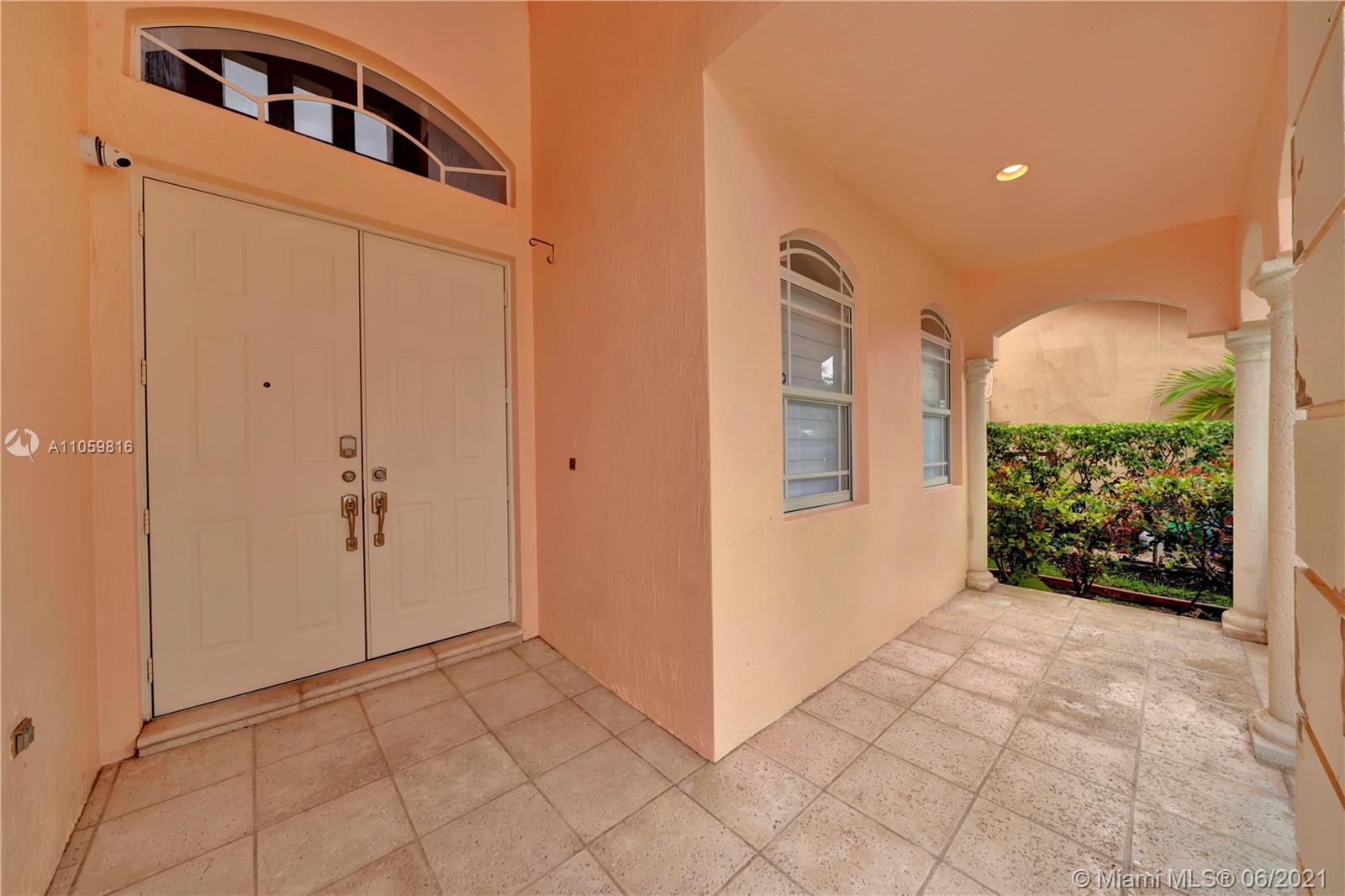 KENDALL COUNTRY ESTATES - Residential