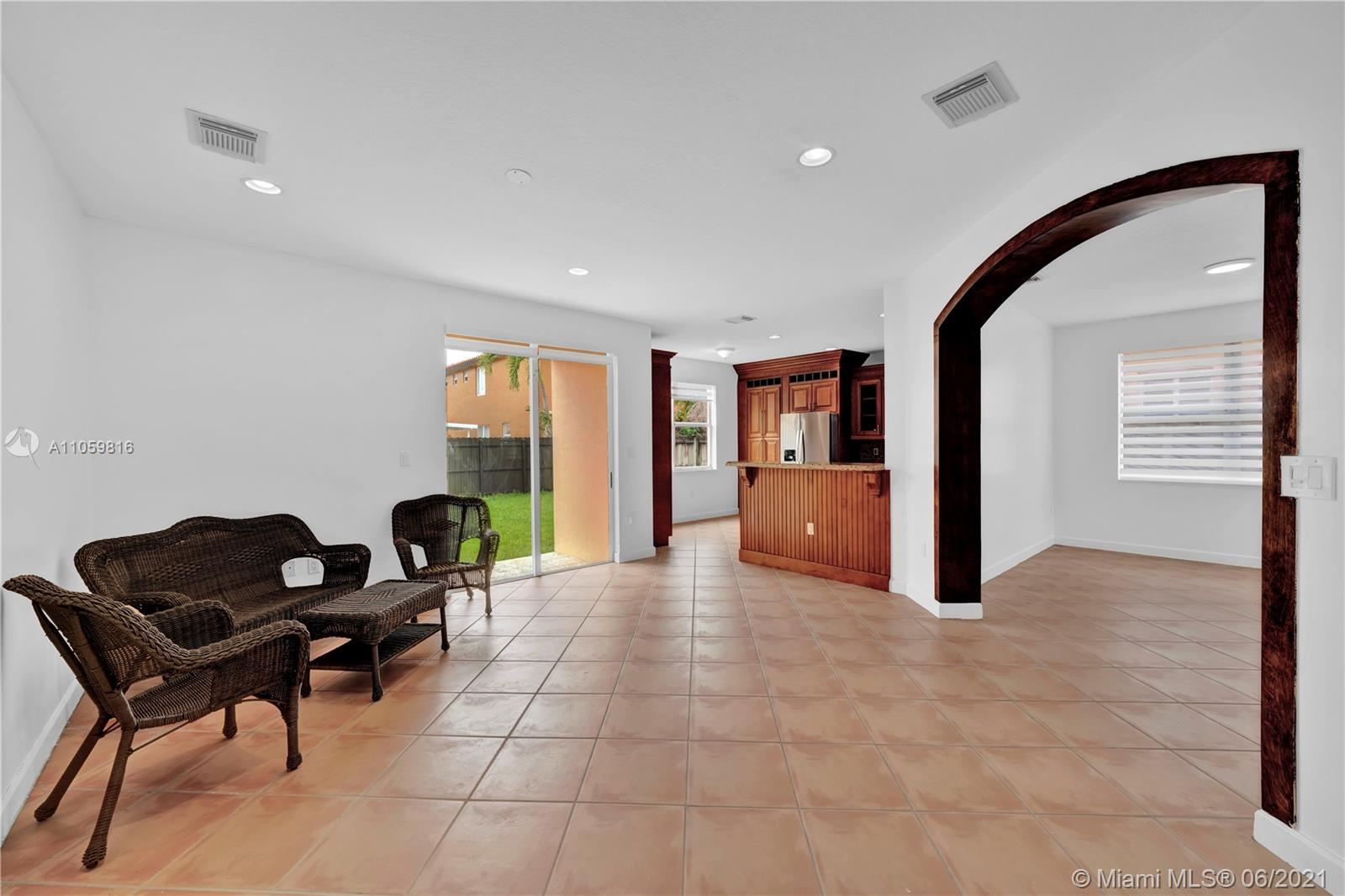 KENDALL COUNTRY ESTATES - Residential