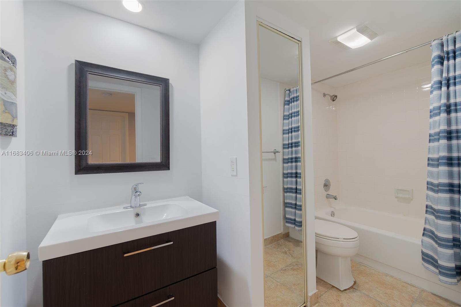 VILLAGE OF SANDALWOOD LAK - Residential