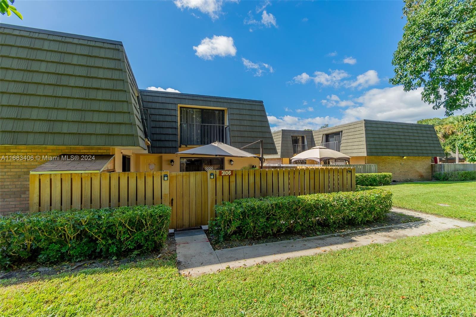 VILLAGE OF SANDALWOOD LAK - Residential