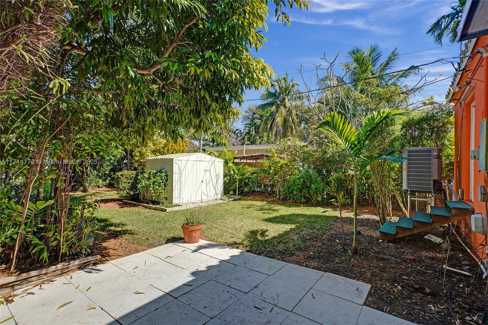 HOLLYWOOD - Residential