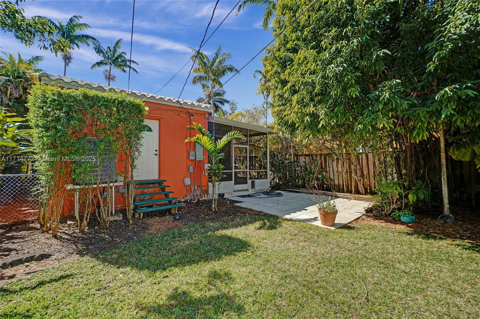 HOLLYWOOD - Residential