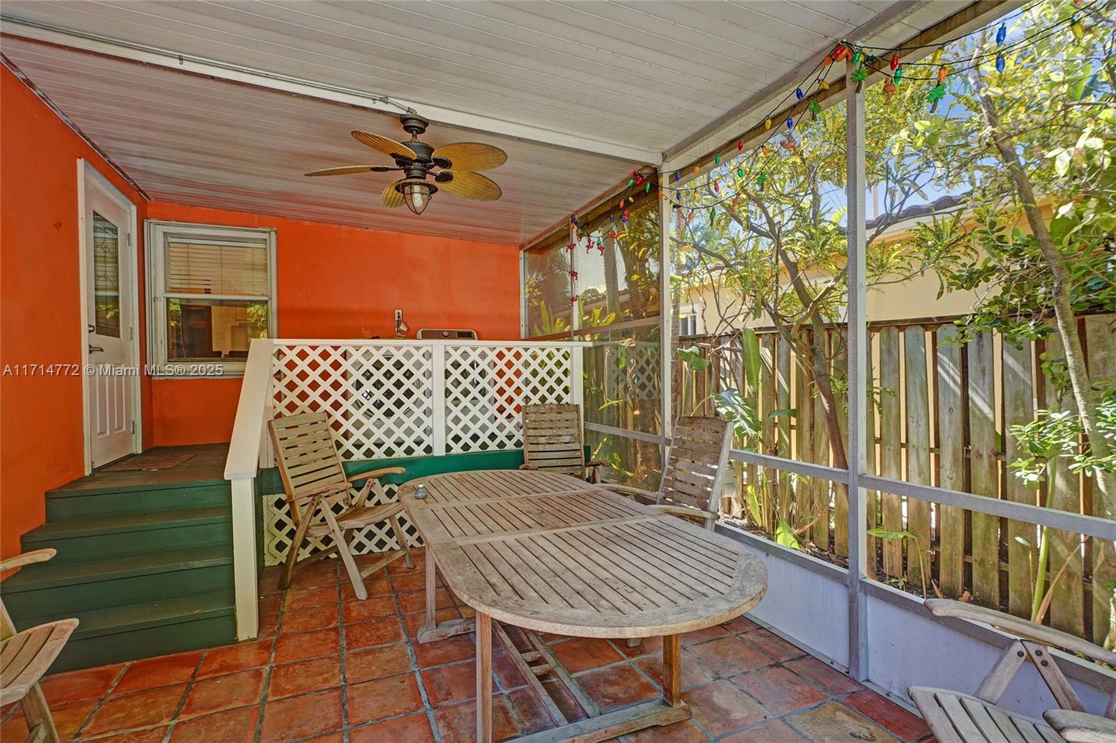 HOLLYWOOD - Residential