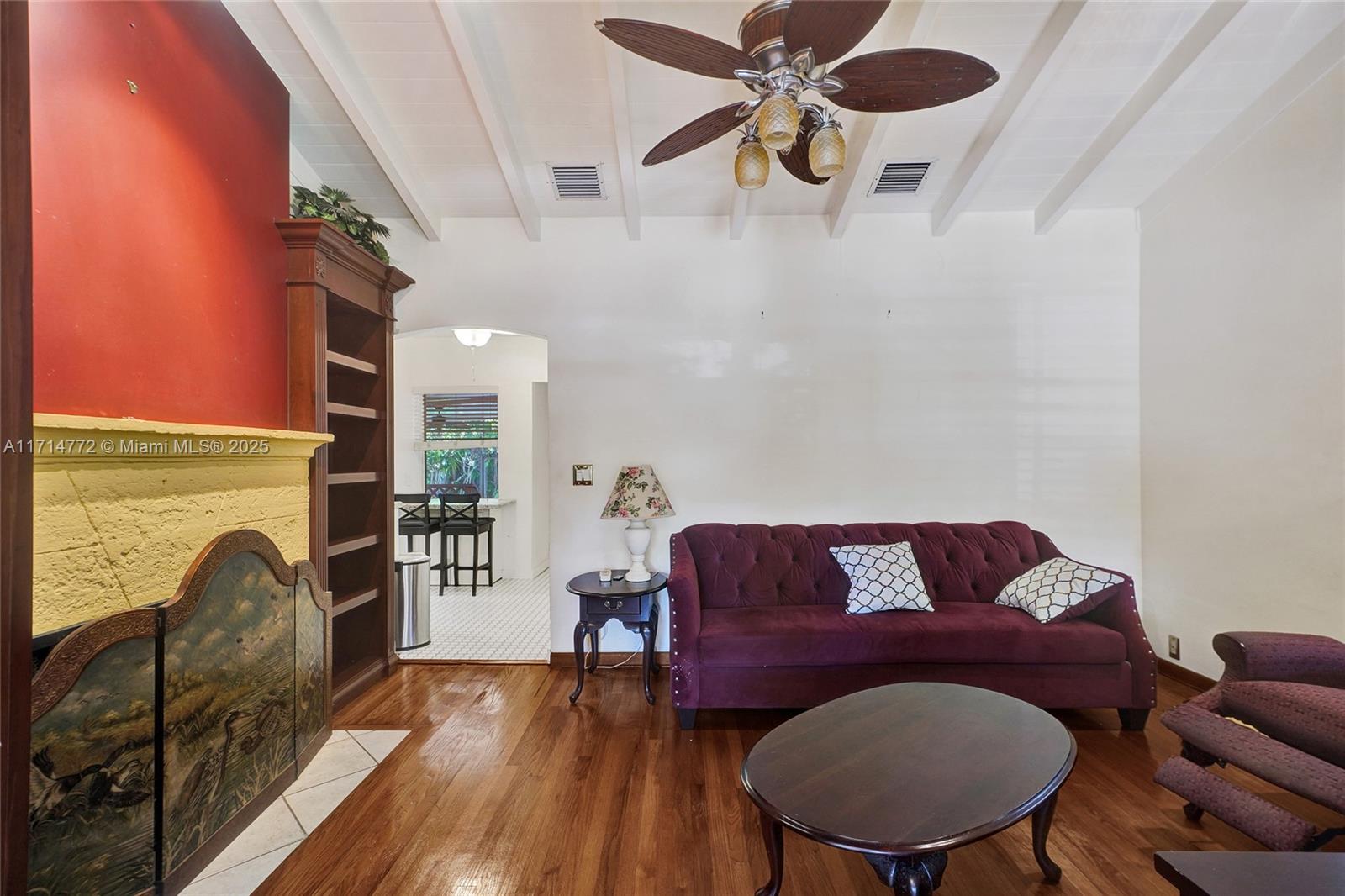HOLLYWOOD - Residential