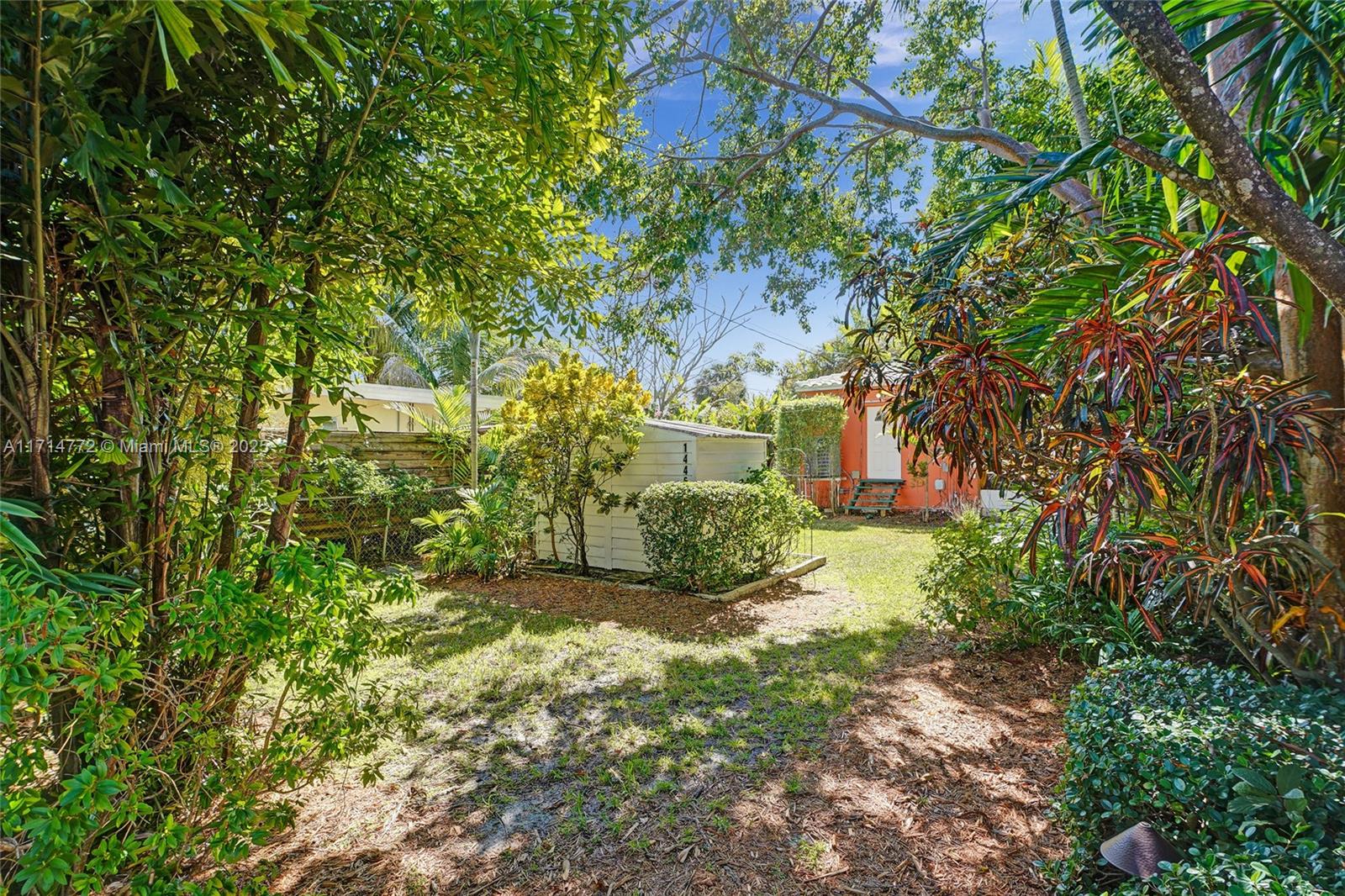 HOLLYWOOD - Residential