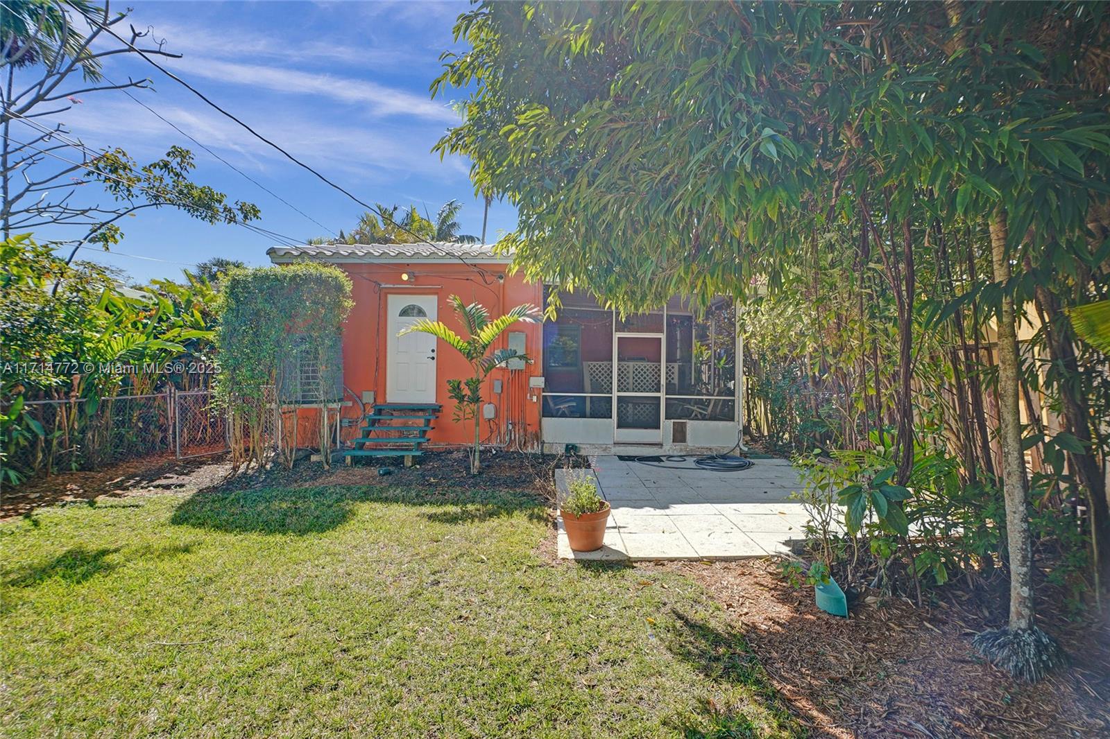 HOLLYWOOD - Residential