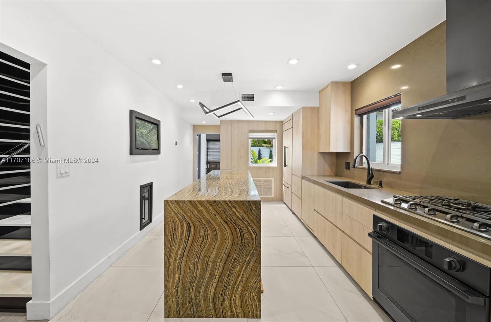 NAUTILUS SUB - Residential