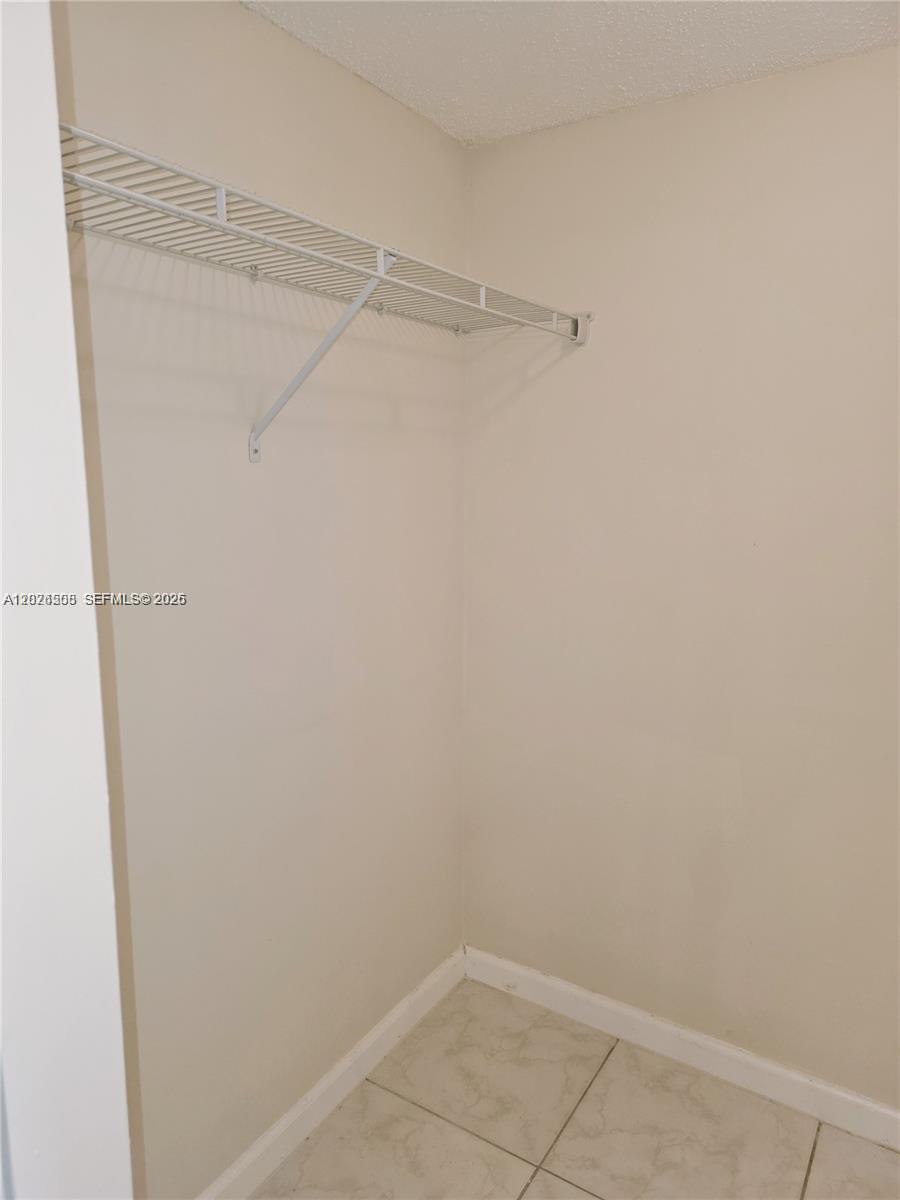 RUBY CONDO at oakland est - Residential
