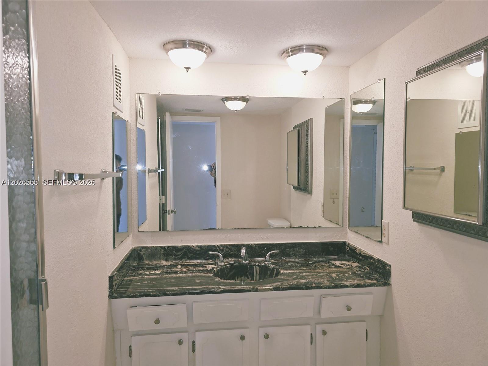 RUBY CONDO at oakland est - Residential