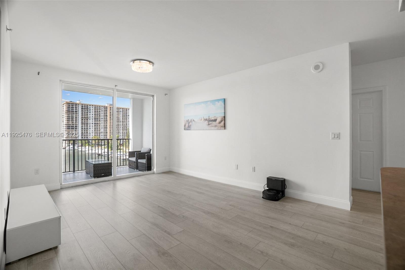 PORTO BELLAGIO CONDO - Residential