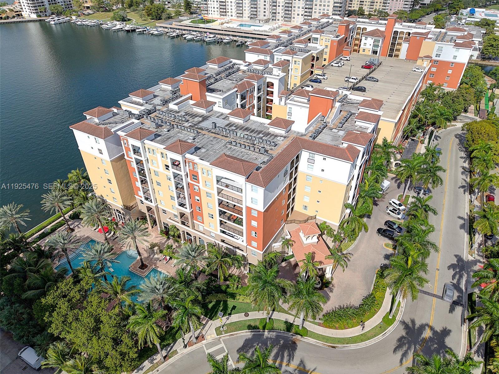 PORTO BELLAGIO CONDO - Residential