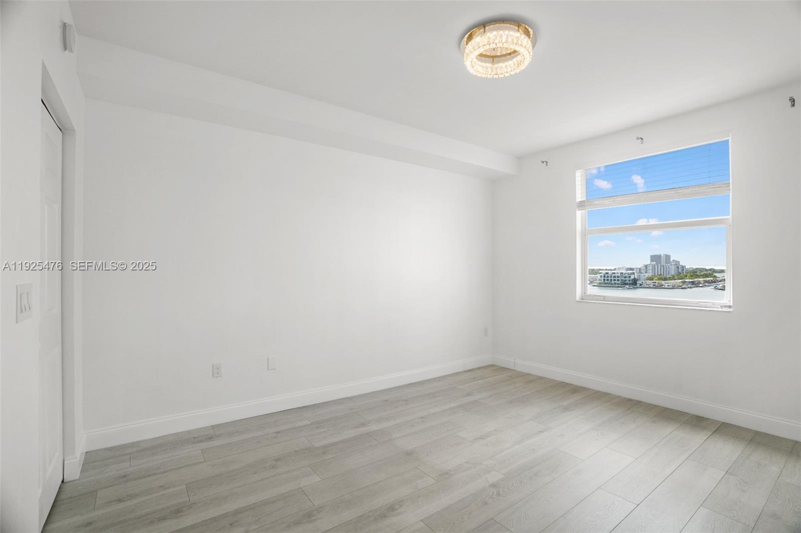 PORTO BELLAGIO CONDO - Residential