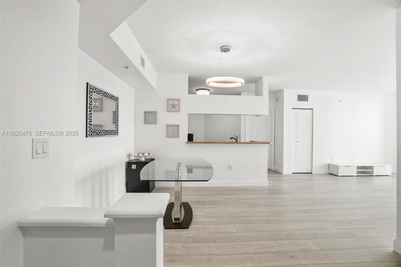 PORTO BELLAGIO CONDO - Residential