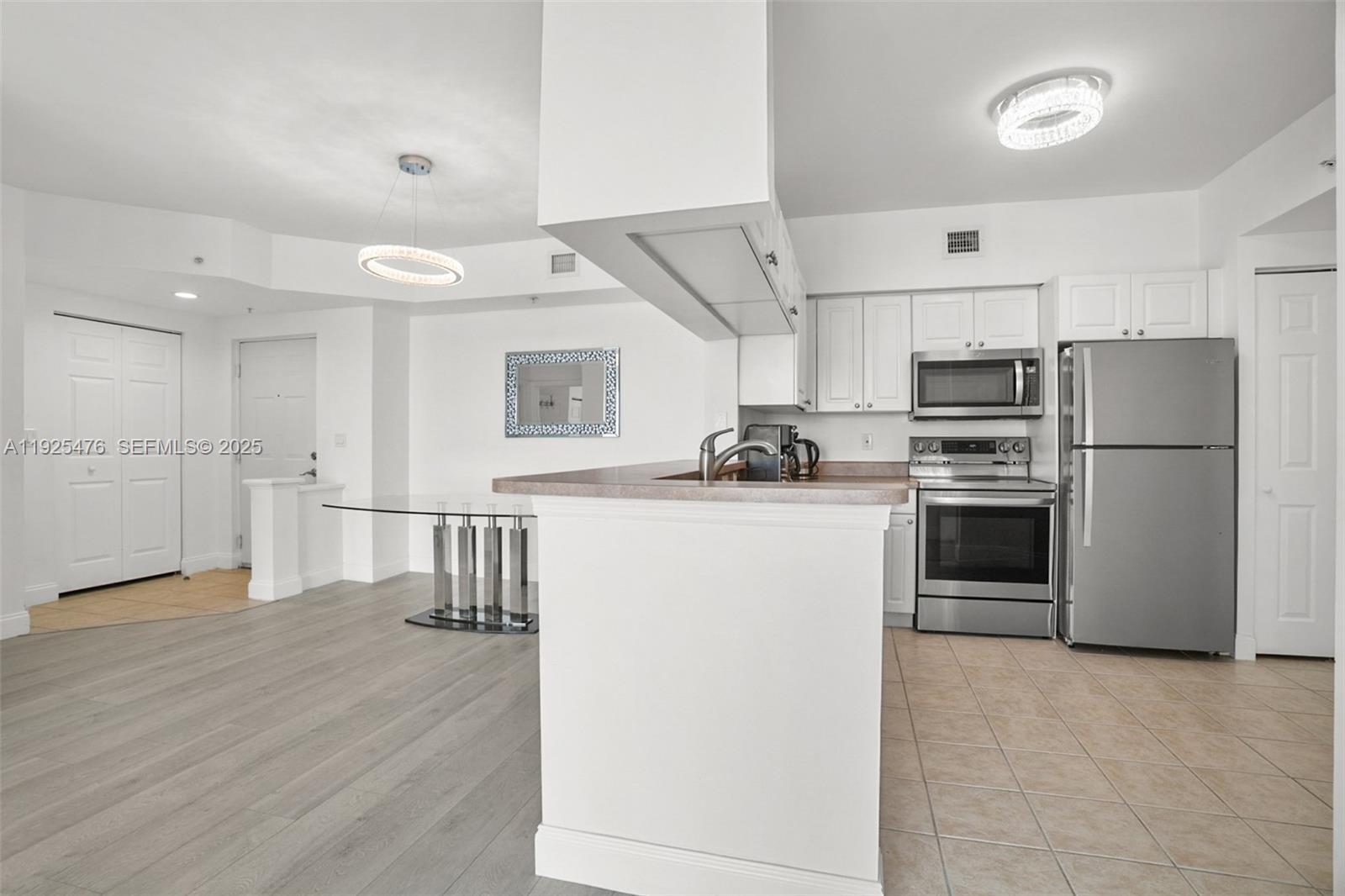 PORTO BELLAGIO CONDO - Residential