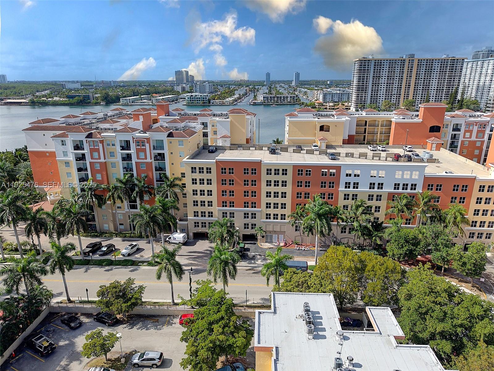 PORTO BELLAGIO CONDO - Residential